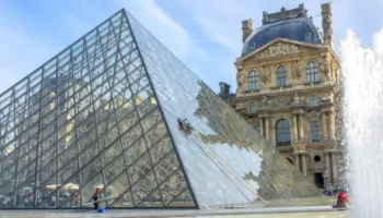 Katastrofë në Luvër, përmbyten sallat me kryeveprat italiane. Dëmtohet rëndë afresku i shekullit XIX