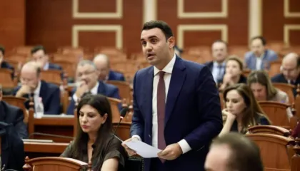 Këlliçi: Brenda PS është grupi ‘2B’ për të mbrojtur Ballukun, të zyrtarizohet grupi i ri parlamentar