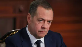 Kërcënon  Moska, Medvedev: Rusia mund të nisë sulme bërthamore ndaj Francës e Britanisë, nëse pajisin Kievin me…