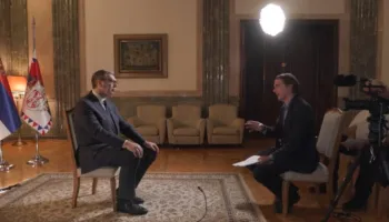 “Kërkuan rrëzimin tim”, Vuçiç akuzon Shqipërinë, Kosovën dhe Kroacinë për protestat në Serbi