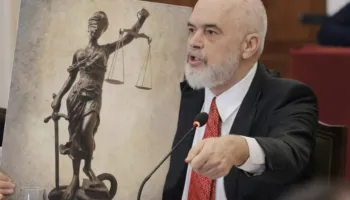 Kërkuan rritje rroge/ Rama i cilëson gjyqtarët si “njollë turpi”: U bënë vetë Zot dhe vetë shkop