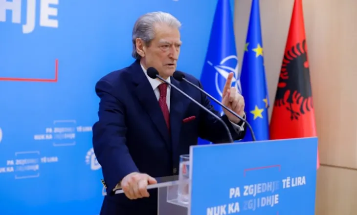 ‘Kësaj që ia shitoj jo vetëm buzëqeshjen, por edhe adhurimin Lubia’, Berisha ironizon Spiropalin