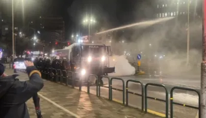 ‘Kilometri i fundit’/ Media amerikane US News, jehonë protestës: Akuzat për korrupsion shkaktojnë përplasje…