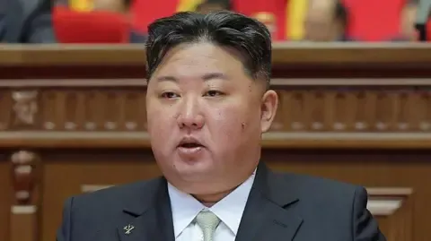 Kim Jong Un: Koreja e Veriut dhe SHBA mund të bashkëjetojnë nëse respektohet fuqia bërthamore
