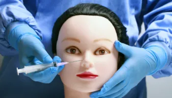 Kina ndalon procedurat kozmetike jokirurgjikale në sallone bukurie, kërkon vigjilencë publike