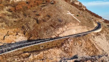 Kisha Katolike u del në krah banorëve të Baks-Rrjollit, organizon “Udhën e Kryqit”