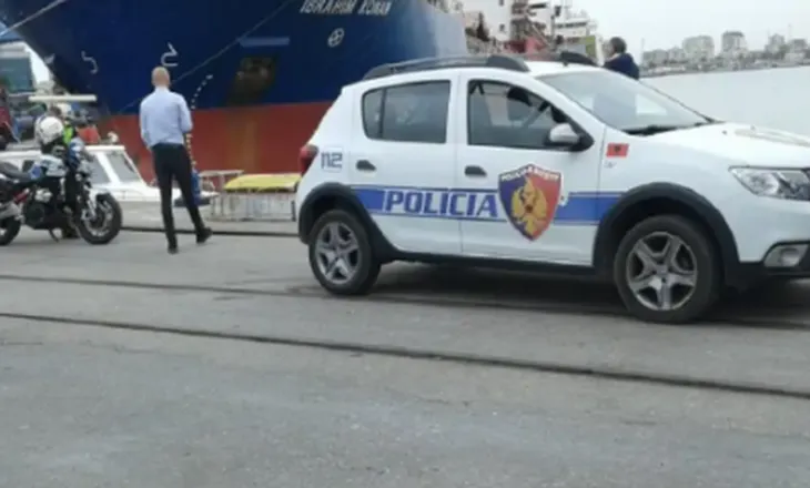 Kishte mbushur kamionin me 360 shishe verë, faturat “ngecin” në doganë 37-vjeçarin, arrestohet në Portin e Durrësit