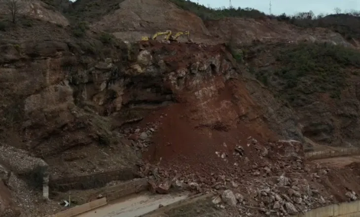 Klevis Balliu: Qindra milionë euro taksa për infrastrukturën, rrugët rrezik për jetën e qytetarëve