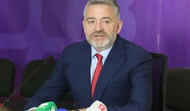 Klosi: Nuk lejojmë të pezullohet Belinda Balluku