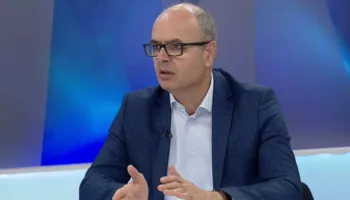 KOÇI AKUZON BERISHEN: PO KERKON VIKTIMA