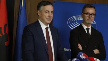 Komiteti i Punëve të Jashtme të PE vizitë në Tiranë, McAllister: Protestat e dhunshme s’kanë vend në demokraci