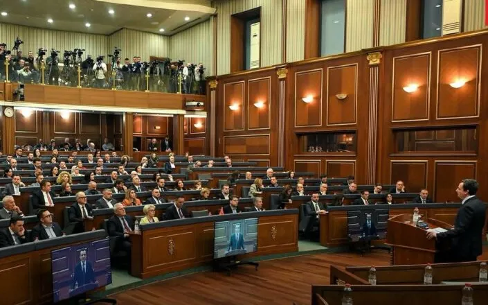 Konstituimi i Kuvendit dhe krijimi i qeverisë së re/ Qeveria “Kurti 3” mban sot mbledhjen e parë (DETAJE)