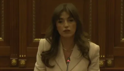 Konstituohet Kuvendi i Kosovës, Albulena Haxhiu zgjidhet kryeparlamentare