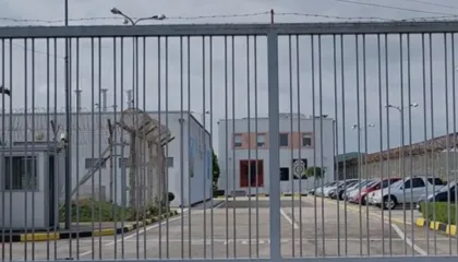 Kontroll blic në burgun e Fierit, po i sillte drogë të dënuarit në burgun e Fierit, arrestohet një person