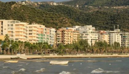 Kontroll i zyrës së aseteve në Vlorë, prokuroria sekuestron dokumente që lidhen me menaxhimin e hapësirave publike dhe plazheve