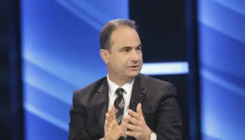 “Korrupsion”/ Bllokimi i rrugës në Dragostunjë, reagon Boçi: Papërgjegjshmëri seriale e shtetit-parti