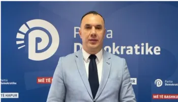 ‘Korrupsioni po na izolon’, PD Elbasan jep alarmin pas shembjes së rrugës dhe fton qytetarët në protestë