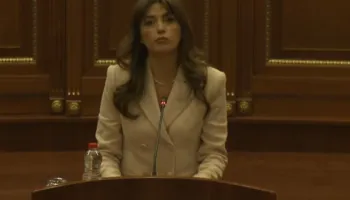 Kosovë/ Betohen deputetët e legjislaturës së X-të, Albulena Haxhiu zgjidhet kryetare e Kuvendit me 66 vota