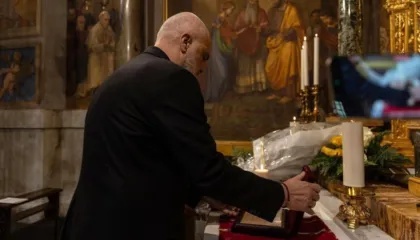 ‘Krah Zojës së Shqipërisë, qëndron përherë edhe flamuri ynë kombëtar’/ Rama viziton Genazzano në Vatikan