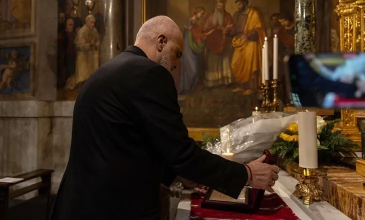 ‘Krah Zojës së Shqipërisë, qëndron përherë edhe flamuri ynë kombëtar’/ Rama viziton Genazzano në Vatikan