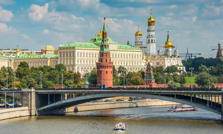 Kremlini: Rusia do të përgjigjet nëse Estonia merr armë bërthamore nga vendet e NATO-s