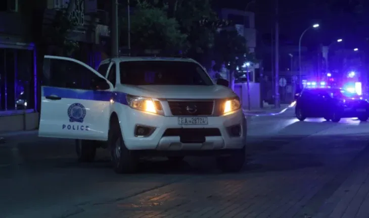 Krim në familje/ U godit me thikë nga vëllai, ndërron jetë 67-vjeçari në Kretë, mori plagë në bark dhe në qafë