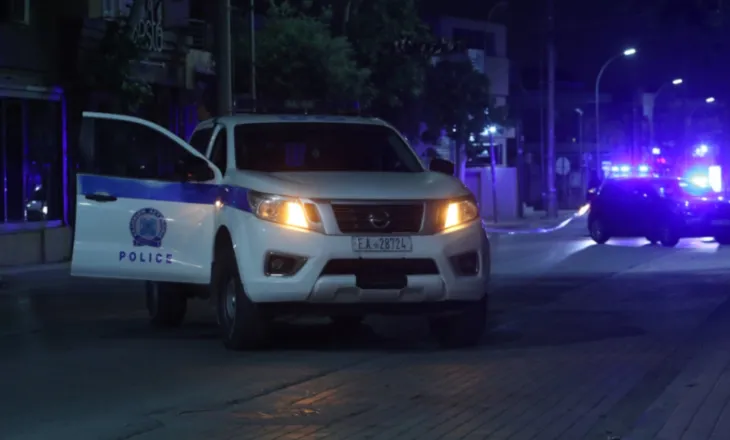 Krim në familje/ U godit me thikë nga vëllai, ndërron jetë 67-vjeçari në Kretë