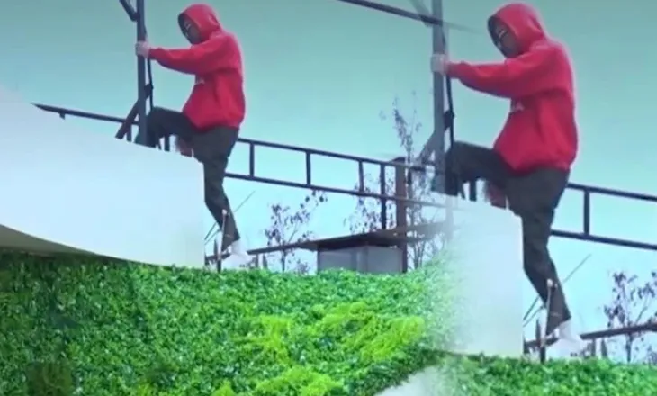 Kristi largohet nga shtëpia e BBVA duke kapërcyer murin