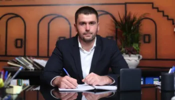 Kryebashkiaku i Rrogozhinës Edison Memolla dënohet me 1 vit burg