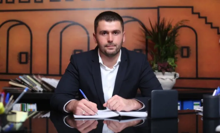 Kryebashkiaku i Rrogozhinës Edison Memolla dënohet me 1 vit burg