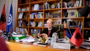 Kryeinspektor i Përgjithshëm, Berisha sulmon Dash Sulën: Haram qumështin e nënës