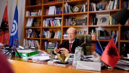 Kryeinspektor i Përgjithshëm, Berisha sulmon Dash Sulën: Haram qumështin e nënës