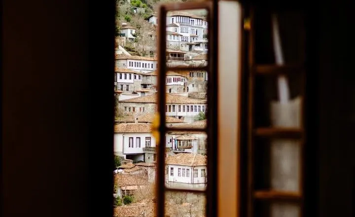 Kryeministri Rama e nis ditën nga qyteti i kalldrëmtë i Beratit