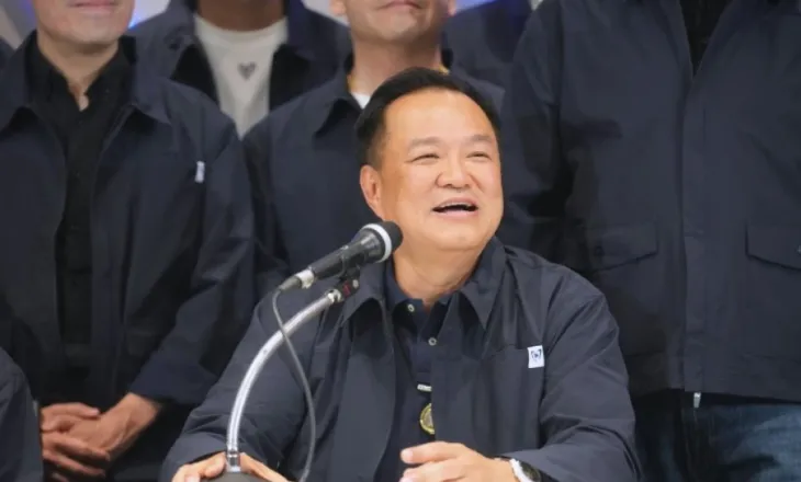 Kryeministri tajlandez shpall fitoren në zgjedhjet parlamentare