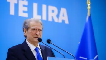 “Kryengritje e fuqishme paqësore”/ Berisha zbulon skenarin e tubimit të sotëm: Hapet sipari i protestave në ambasada