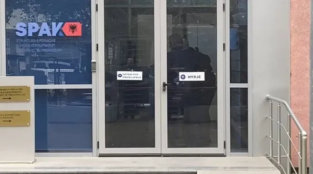 Kryetari i Bashkisë Gjirokastër paraqitet në SPAK: Dhashë një deklaratë si person në dijeni për një çështje (VIDEO)