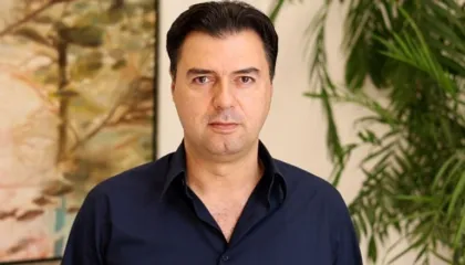 Ku ka “humbur” Lulzim Basha? Fotografia e ministrit rikthehen vëmendjen mbi ish-kreun e PD-së