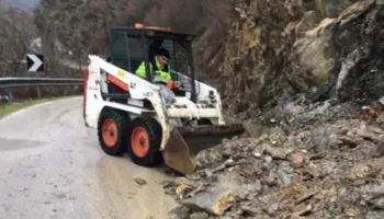 Kukës, raportohet për rënie inertesh dhe gurësh në aksin Dushaj–Lekbibaj