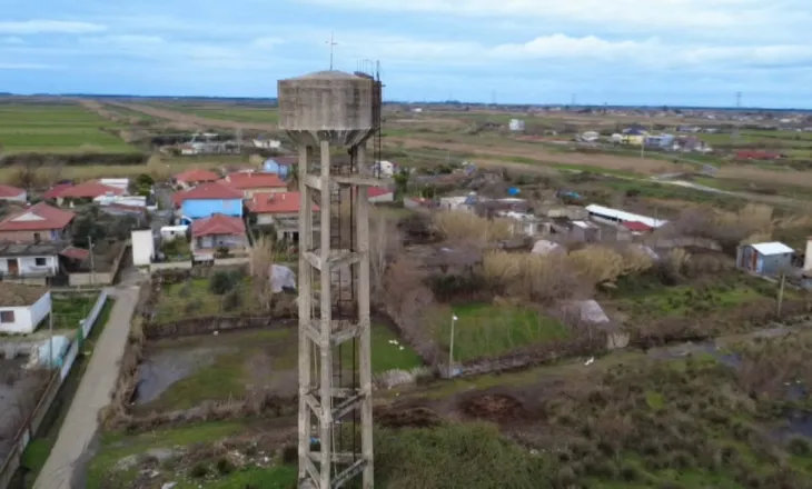 Kullat e ujit drejt shembjes/ 4 nga 6 jashtë funksionit në Fier, struktura të amortizuara rrezik për banorët