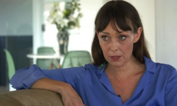 ‘Kur avioni u ngrit, ai filloi të më…’- E mbijetuara e Epstein rrëfen si ra në ‘grackë’: Jam tmerruar…