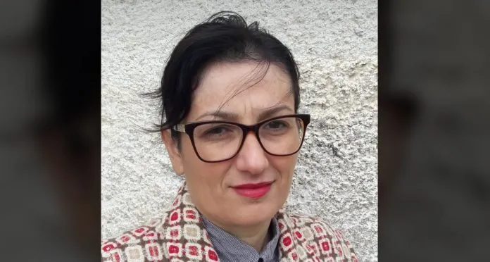 Kur suksesi institucional kthehet në marketing privat