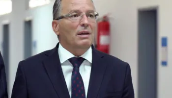 Kurti nis konsultimet me partitë për presidentin e ri, kreu i PDK-së i përgjigjet pozitivisht ftesës