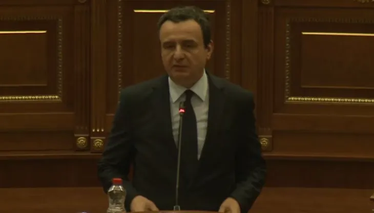 Kurti prezanton programin qeverisës: Reforma në Drejtësi do të hyjë në fazën vendimtare, ligji do të zbatohet pa frikë e pa favore