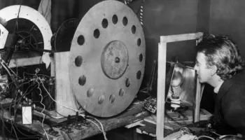 Kush e shpiku televizorin?