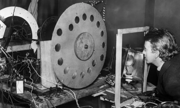 Kush e shpiku televizorin?