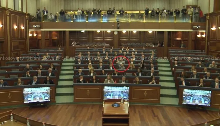 Kush është deputeti i Albin Kurtit që votoi kundër rezolutës për UÇK-në?