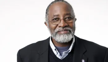 Kush ishte shkencëtari që u betua se nuk do të fliste për 17 vjet?