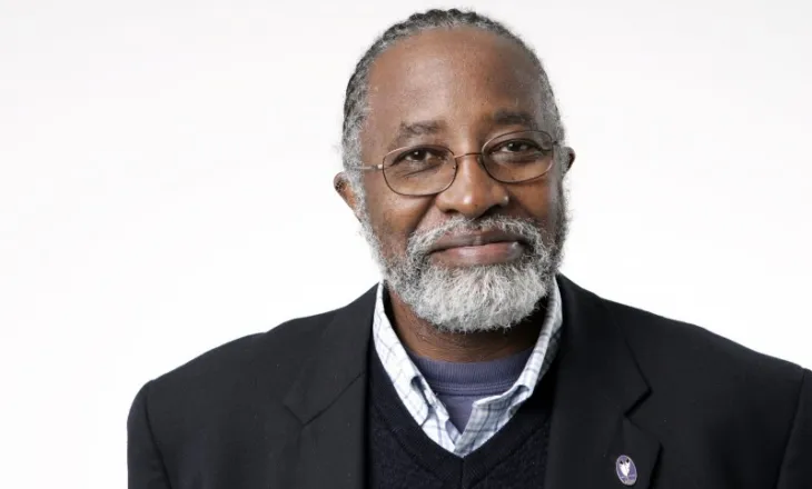 Kush ishte shkencëtari që u betua se nuk do të fliste për 17 vjet?