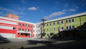 “Kushte moderne për 650 nxënës e mësues”, hap dyert pas rindërtimit shkolla ‘Lef Sallata’ në Vlorë