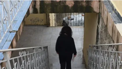 Kushte skandaloze! Qendra shëndetësore në Fier me myk, rrezik për pacientët dhe stafin mjekësor